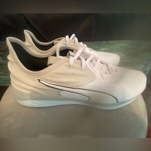 Puma White and Black Athletic Shoes with Modern Comfort